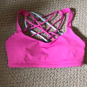 Lululemon “Free to be wild” bra-size 4
